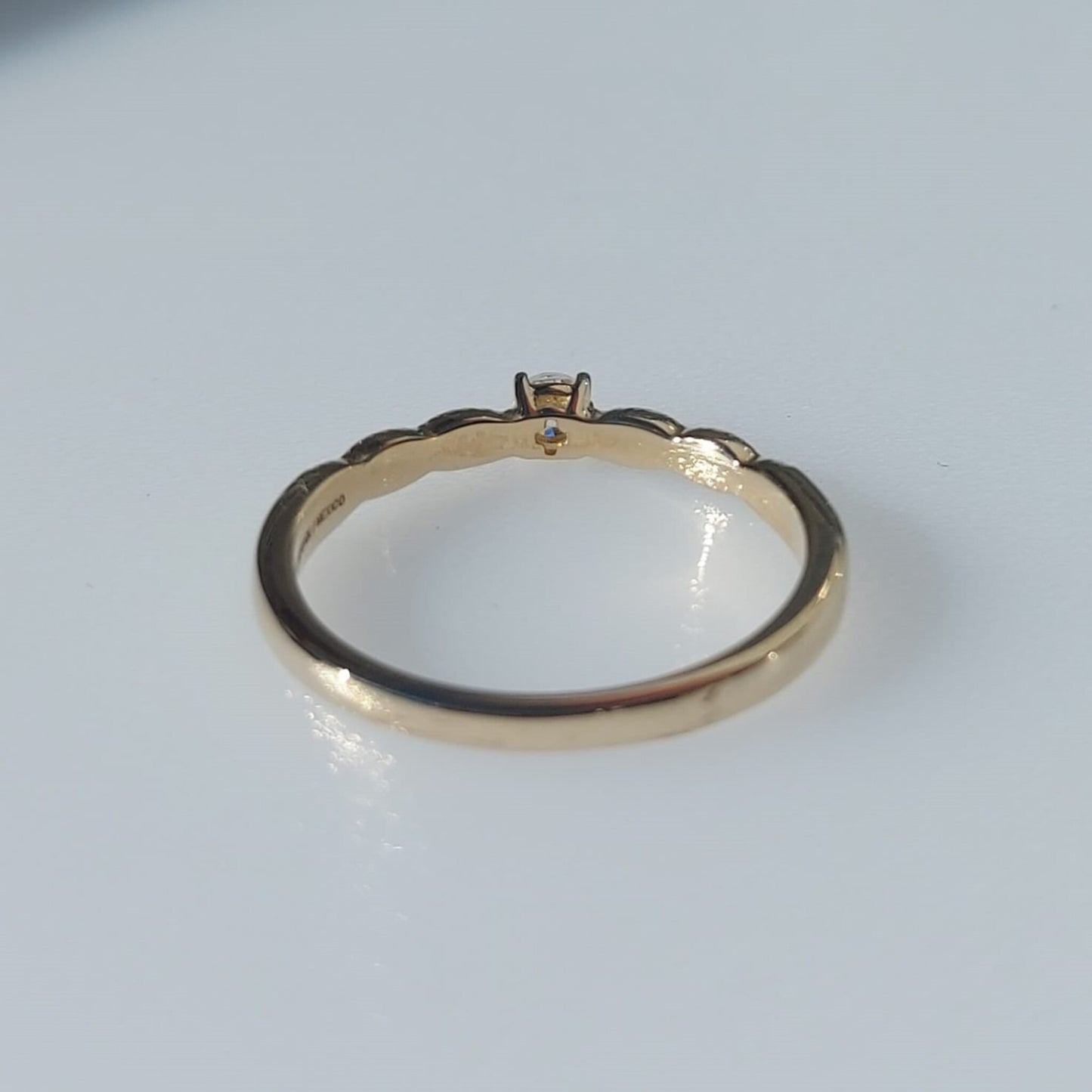 Anillo Diseño Oval Oro 10 Kilates